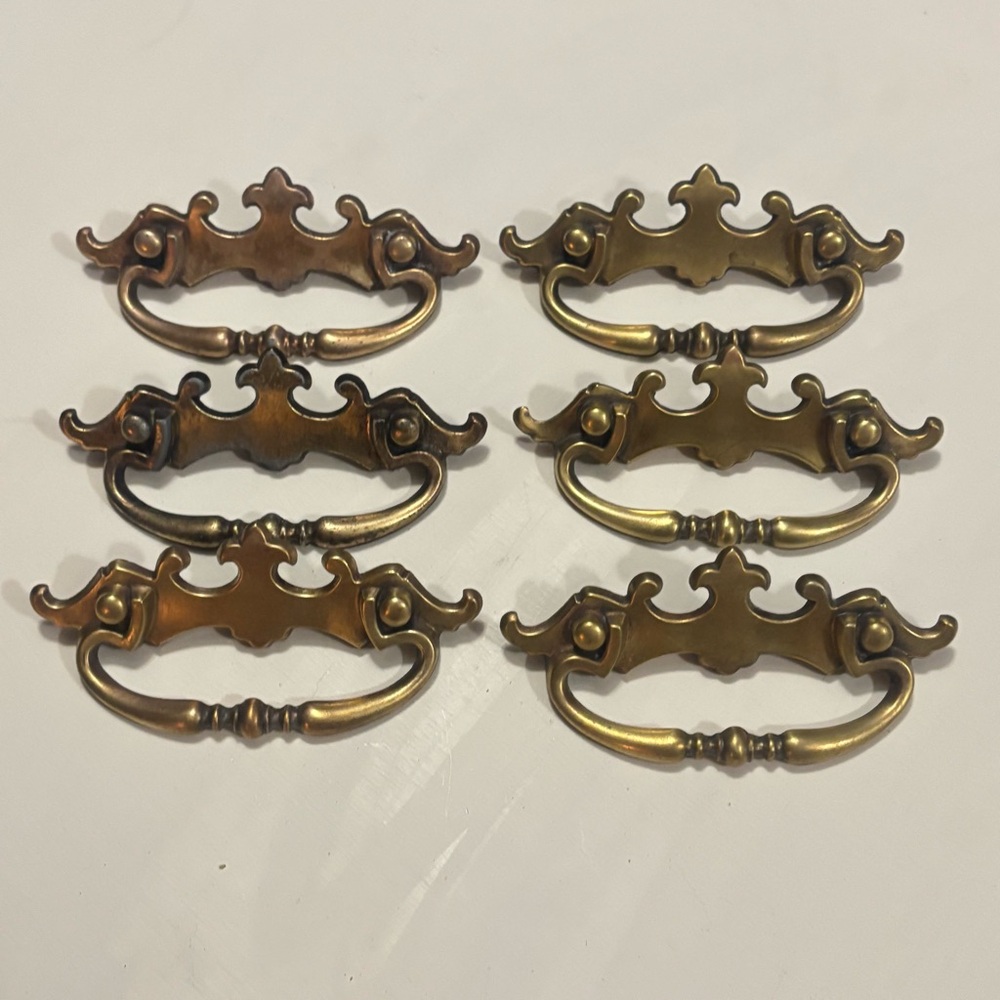 Vintage 1968 Antiqued Brass Drawer Pull Handle Colonial Batwing
